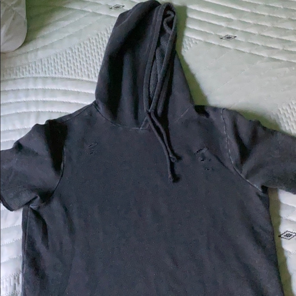 Short-sleeve Hollister pullover hoodie